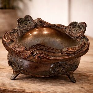 Vintage‎ Antique Art Nouveau Floral Metal Jewelry Trinket Box USA